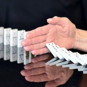 Domino stop