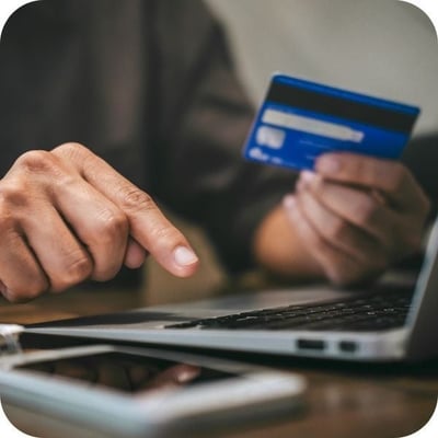 Odrzucenie karty płatniczej z powodu braku środków