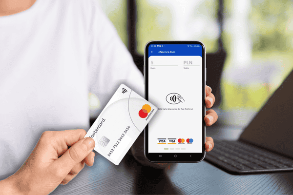 eService tom płatność kartą na telefonie, terminal w telefonie