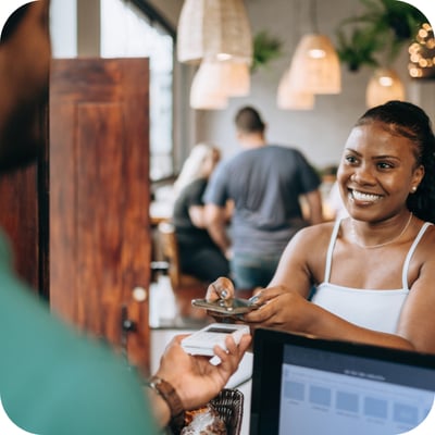 Jak płacić przez Apple Pay w sklepach stacjonarnych?